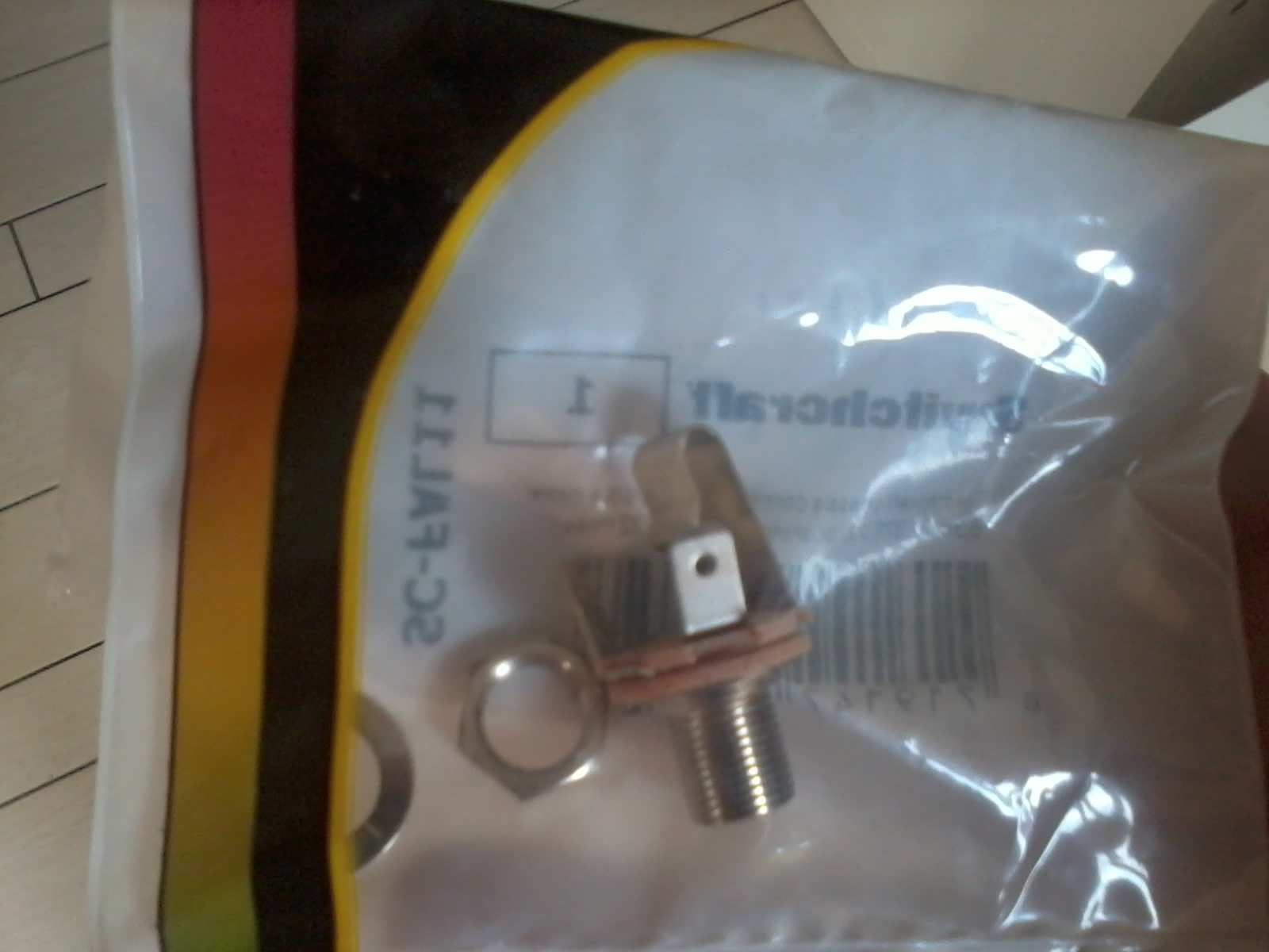une prise jack neuve